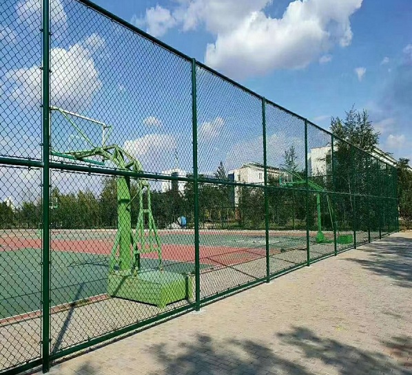 体育场围网厂家，篮球场围网的安装方式介绍
